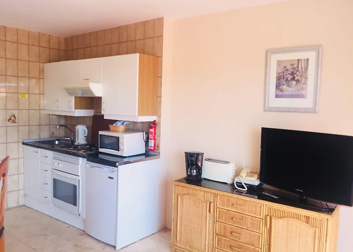 Coronado 아파트 *