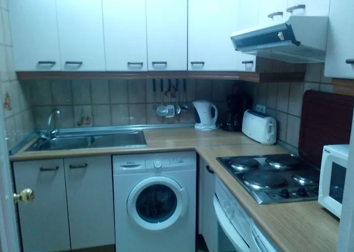 Coronado 아파트 *